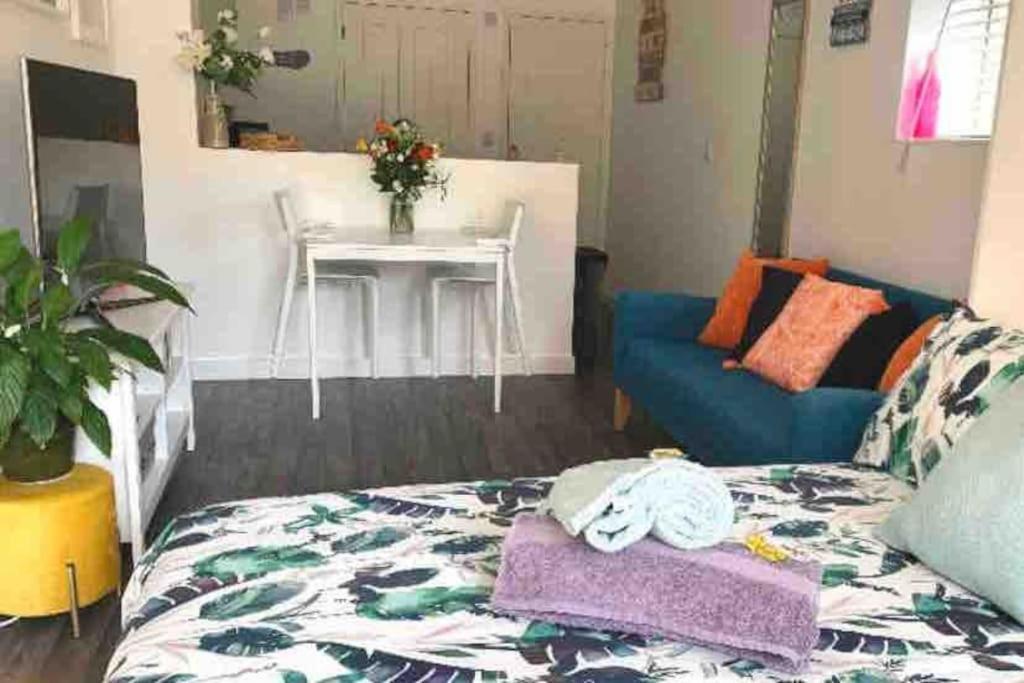 Bournemouth Nr Town Beach Train Coach Shops Lovely Entire Apartment Allows Quiet Good Dogs Exteriör bild